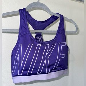 * Nike sports bra w/ pads - M
